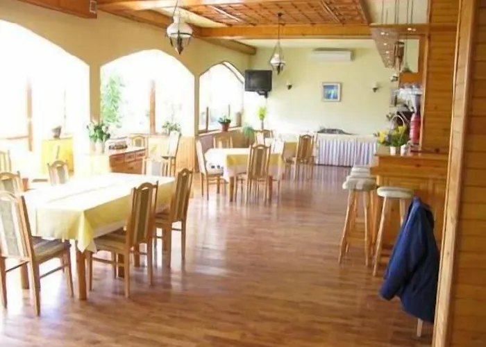 Margarita Hotel Warna